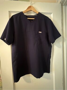 Figs Men’s Navy Short-Sleeve V-Neck Scrub Top